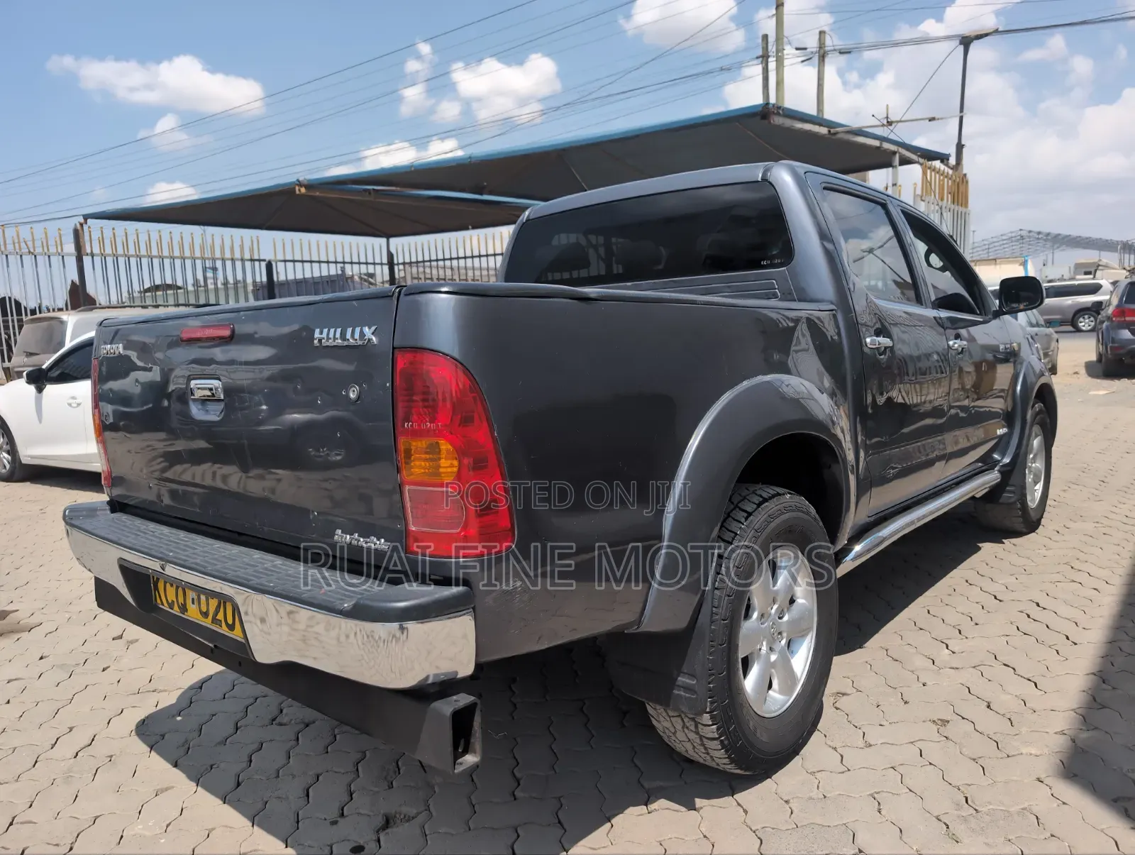 Toyota Hilux 2012 Gray