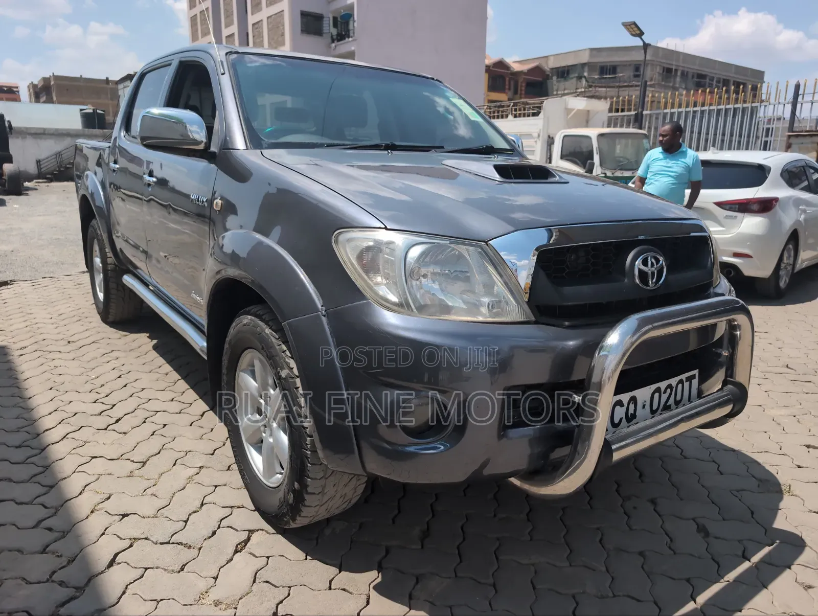 Toyota Hilux 2012 Gray