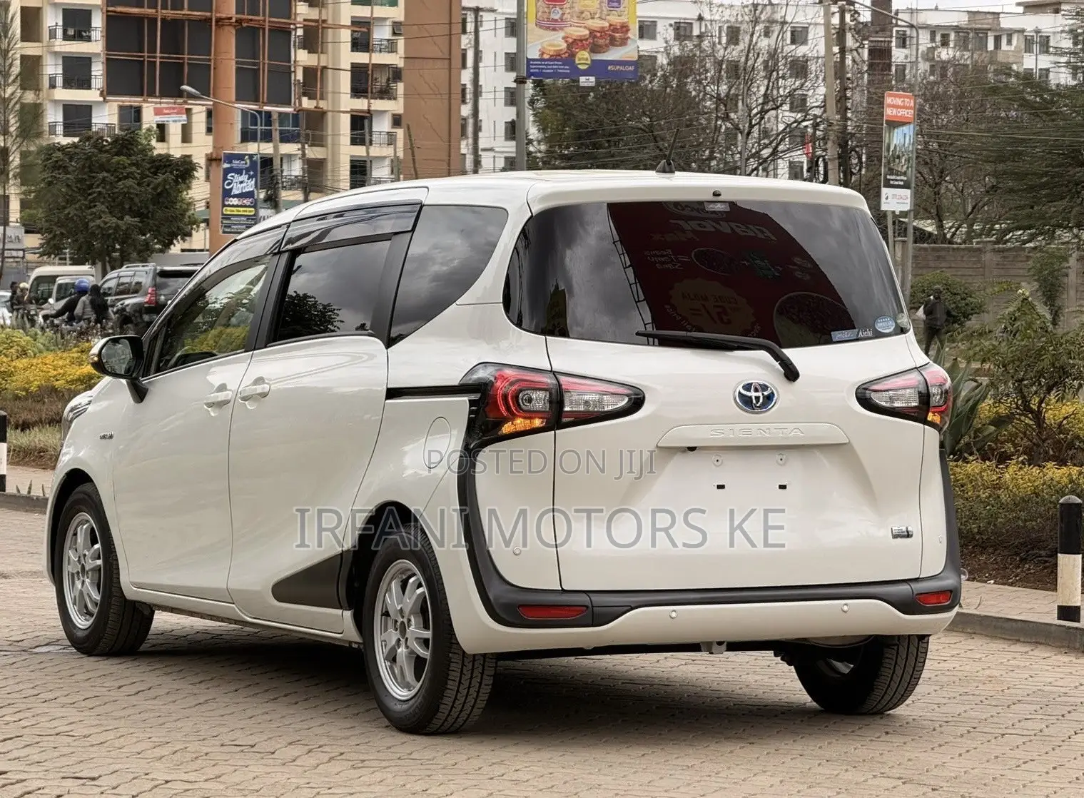 Toyota Sienta 1.5 Hybrid FWD 2019 White