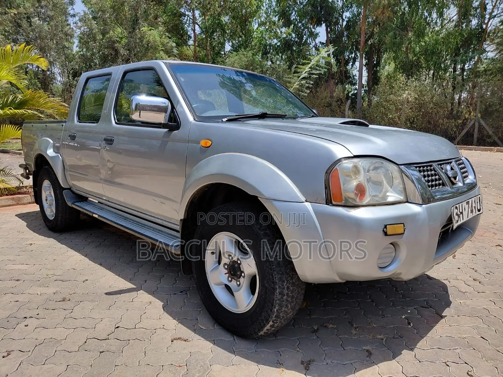 Nissan Hardbody 2005 Silver