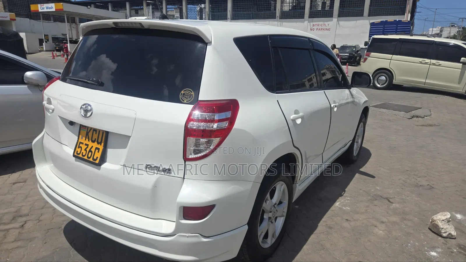 Toyota RAV4 2.5 2012 White