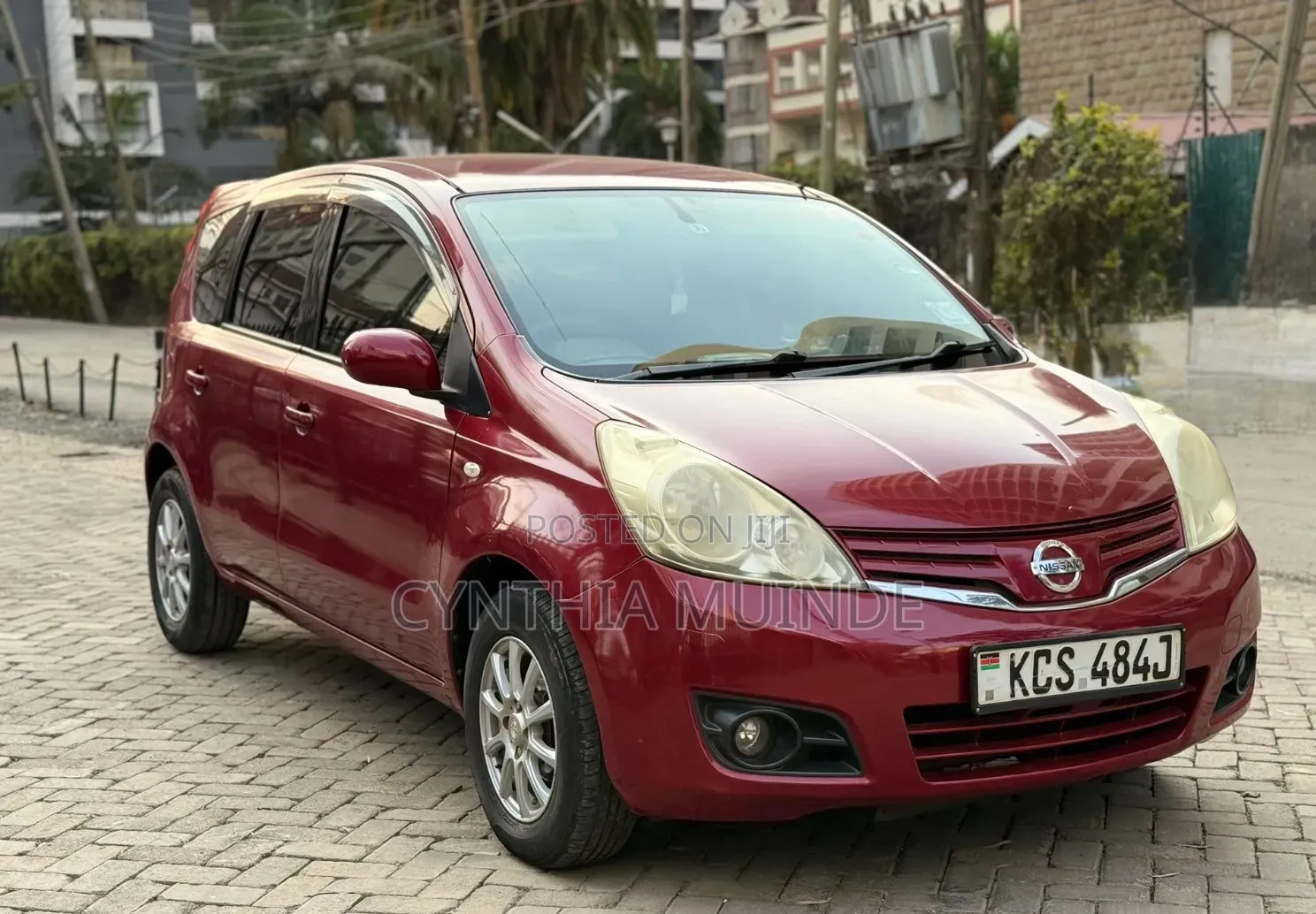 Nissan Note 2011 Red