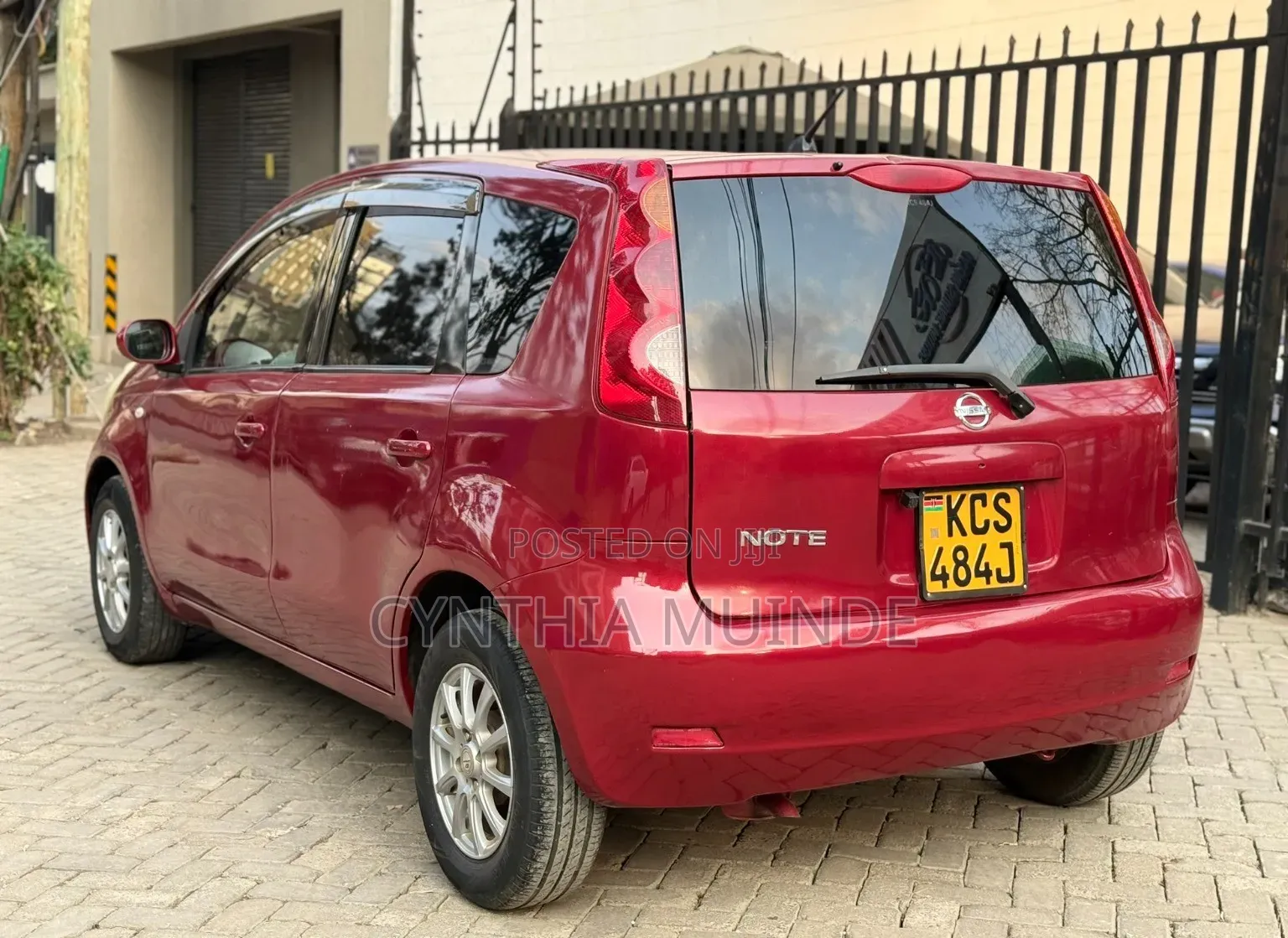 Nissan Note 2011 Red