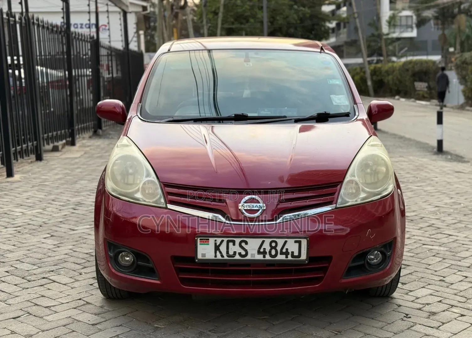 Nissan Note 2011 Red