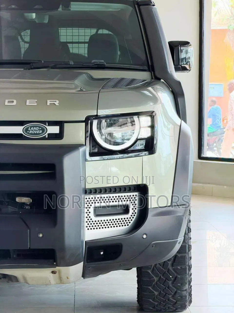 Land Rover Defender 2021