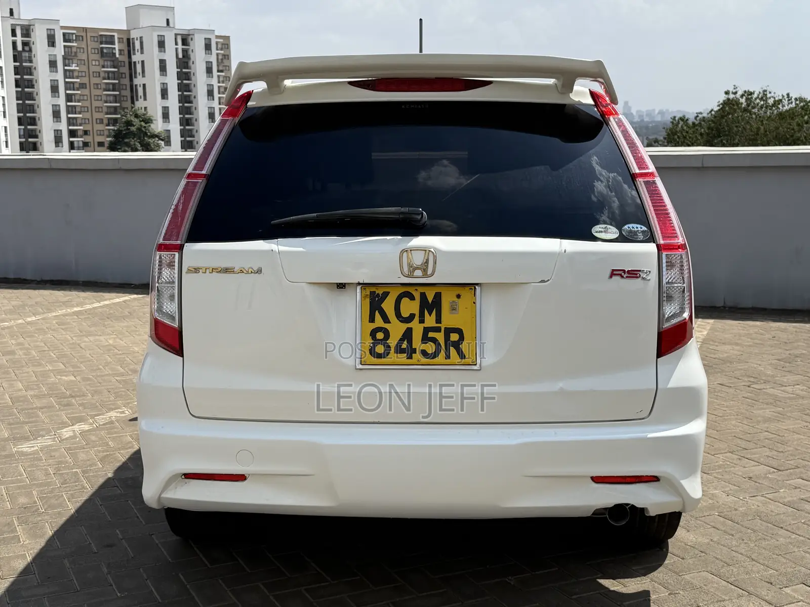 Honda Stream 2010 White