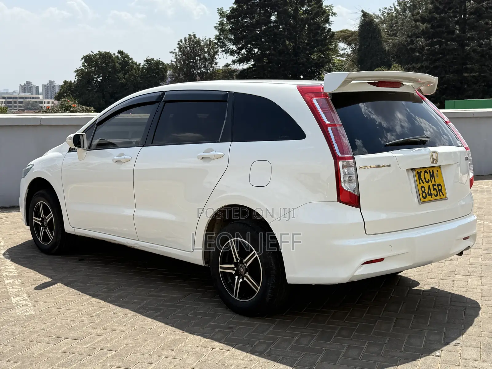 Honda Stream 2010 White