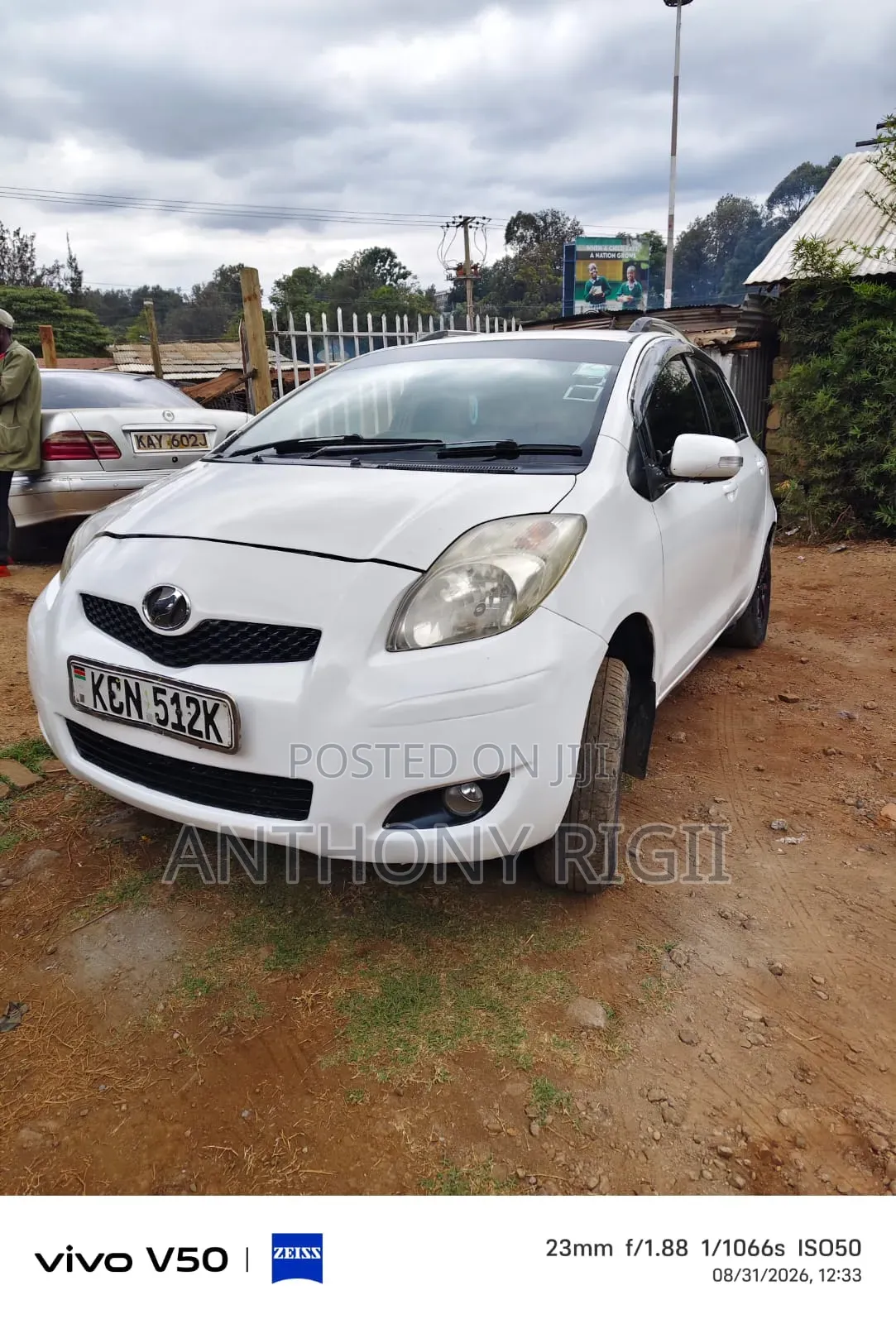 Toyota Vitz 2011 White