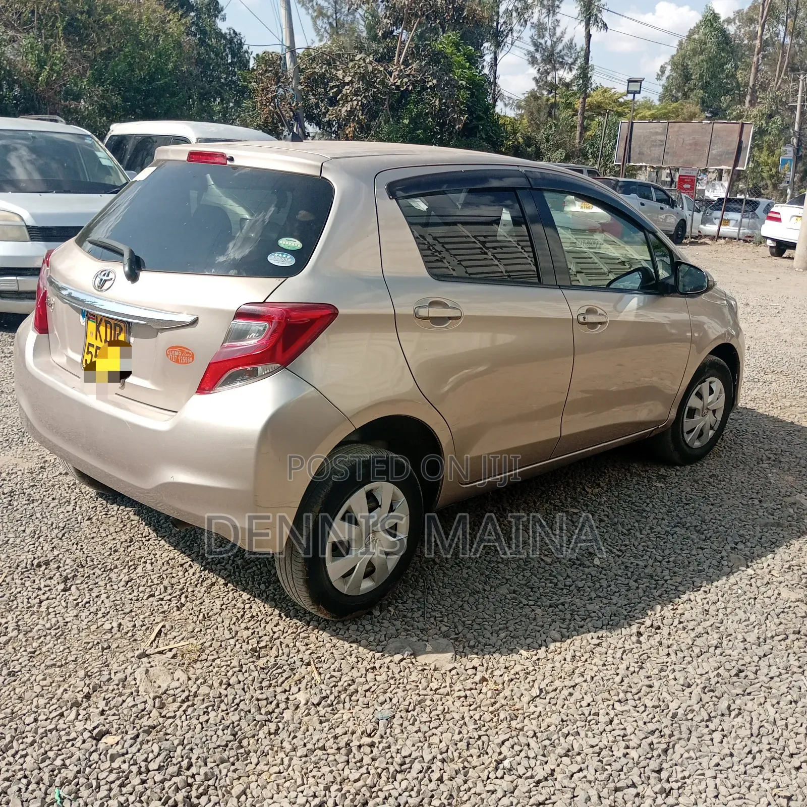 Toyota Vitz 1.0 FWD 5dr 2016 Gold