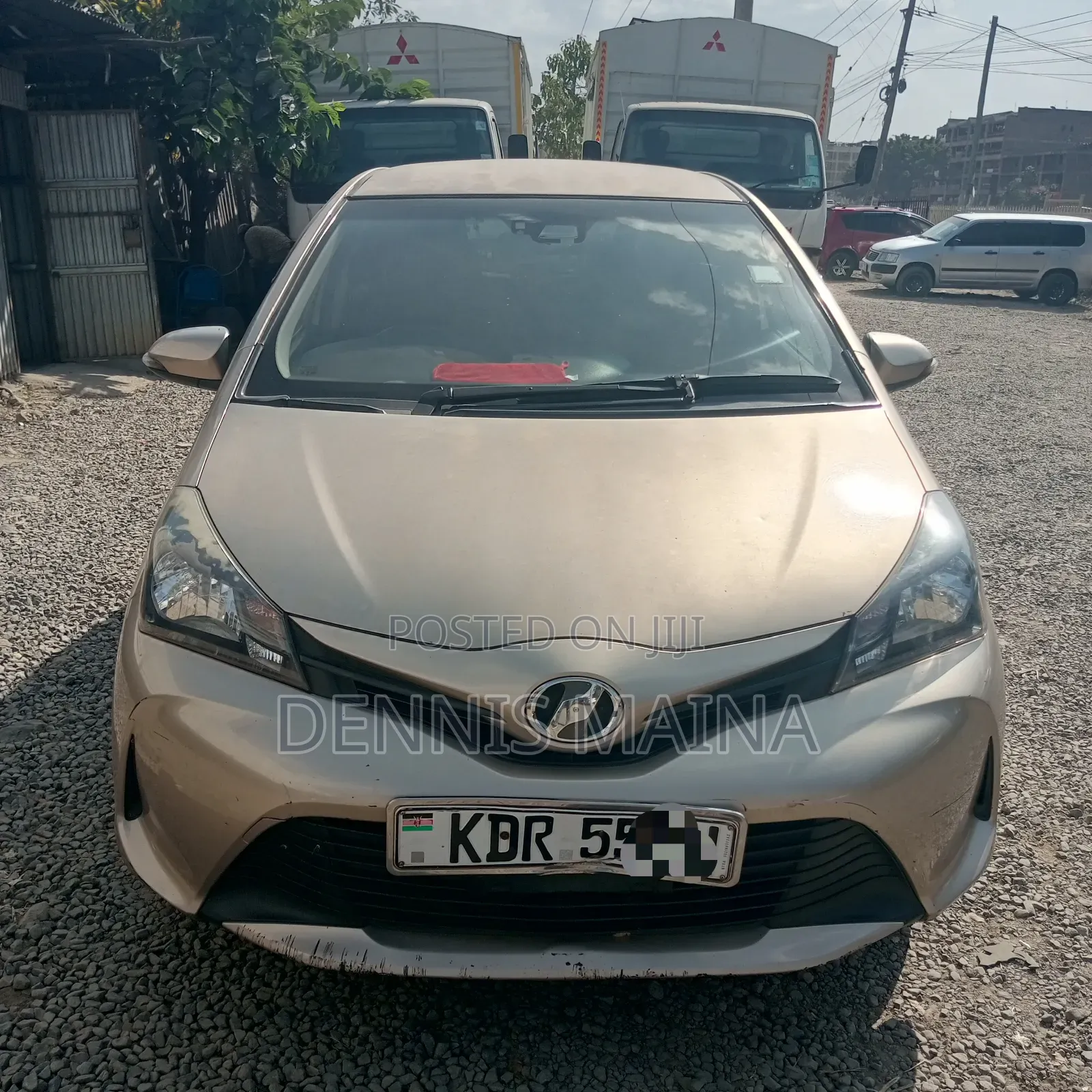 Toyota Vitz 1.0 FWD 5dr 2016 Gold