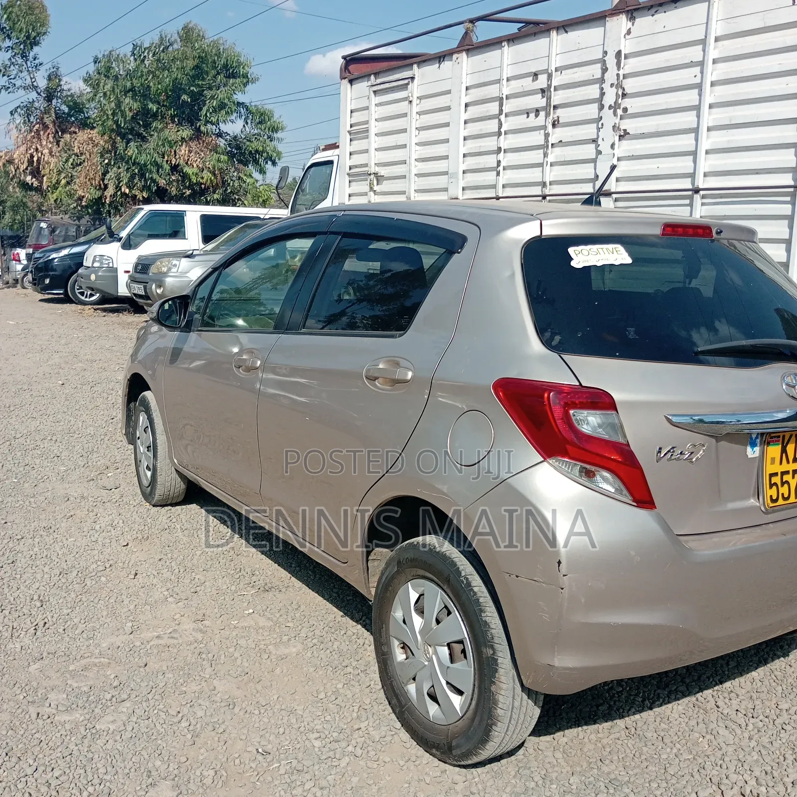 Toyota Vitz 1.0 FWD 5dr 2016 Gold