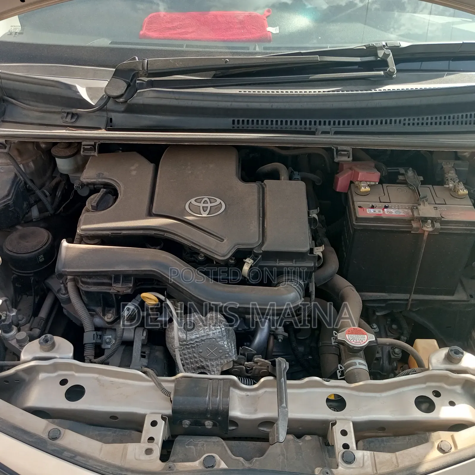Toyota Vitz 1.0 FWD 5dr 2016 Gold