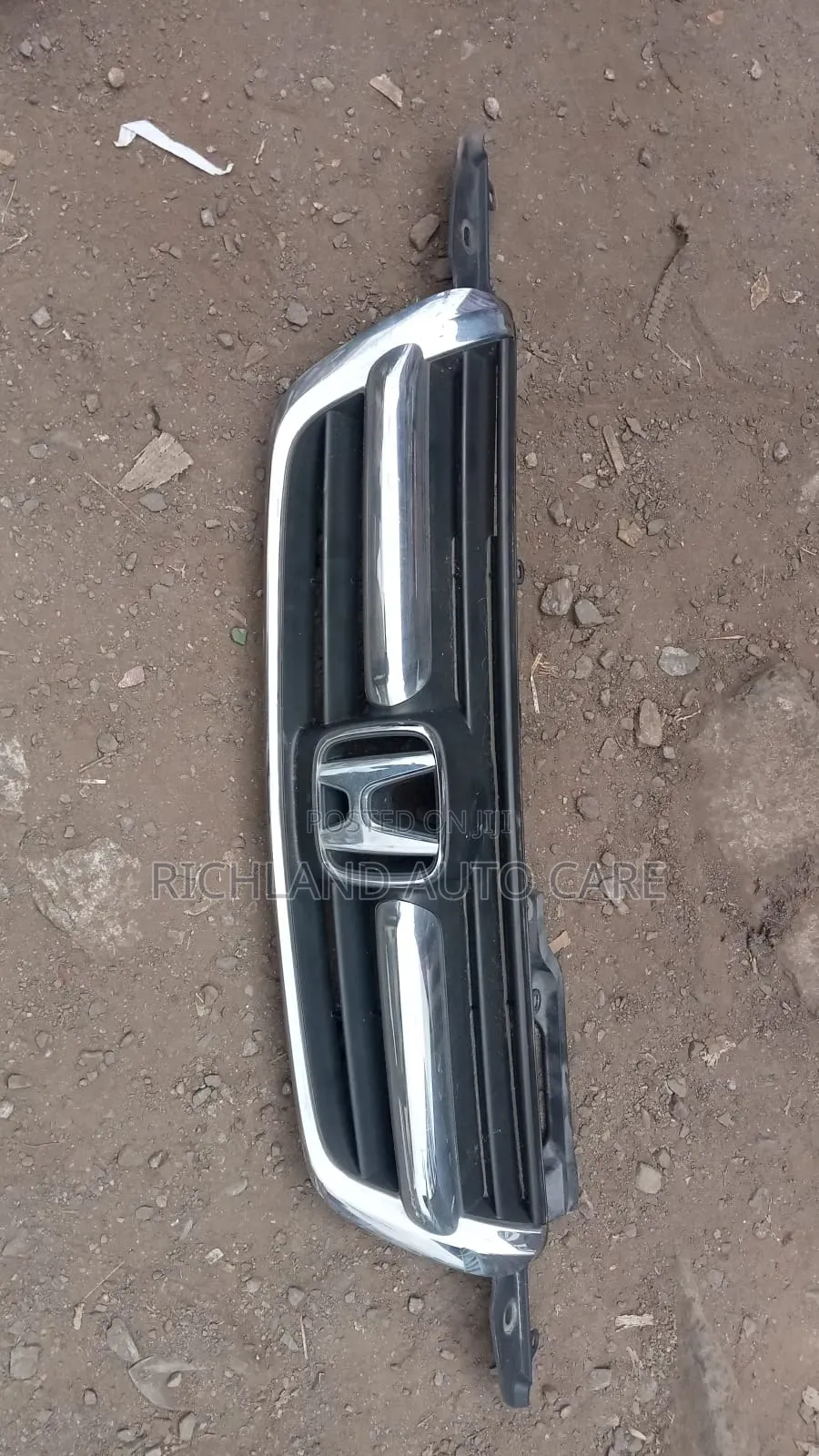 Front Grille Honda CR-V 2005