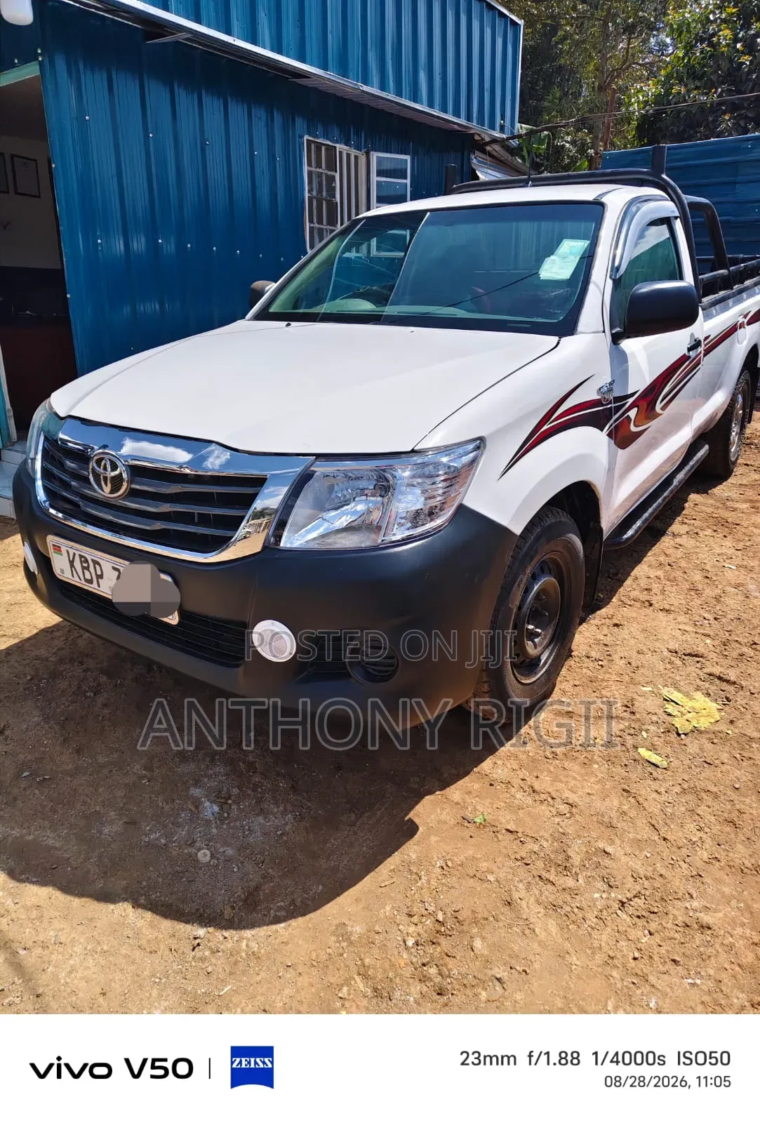 Toyota Hilux 2010 White