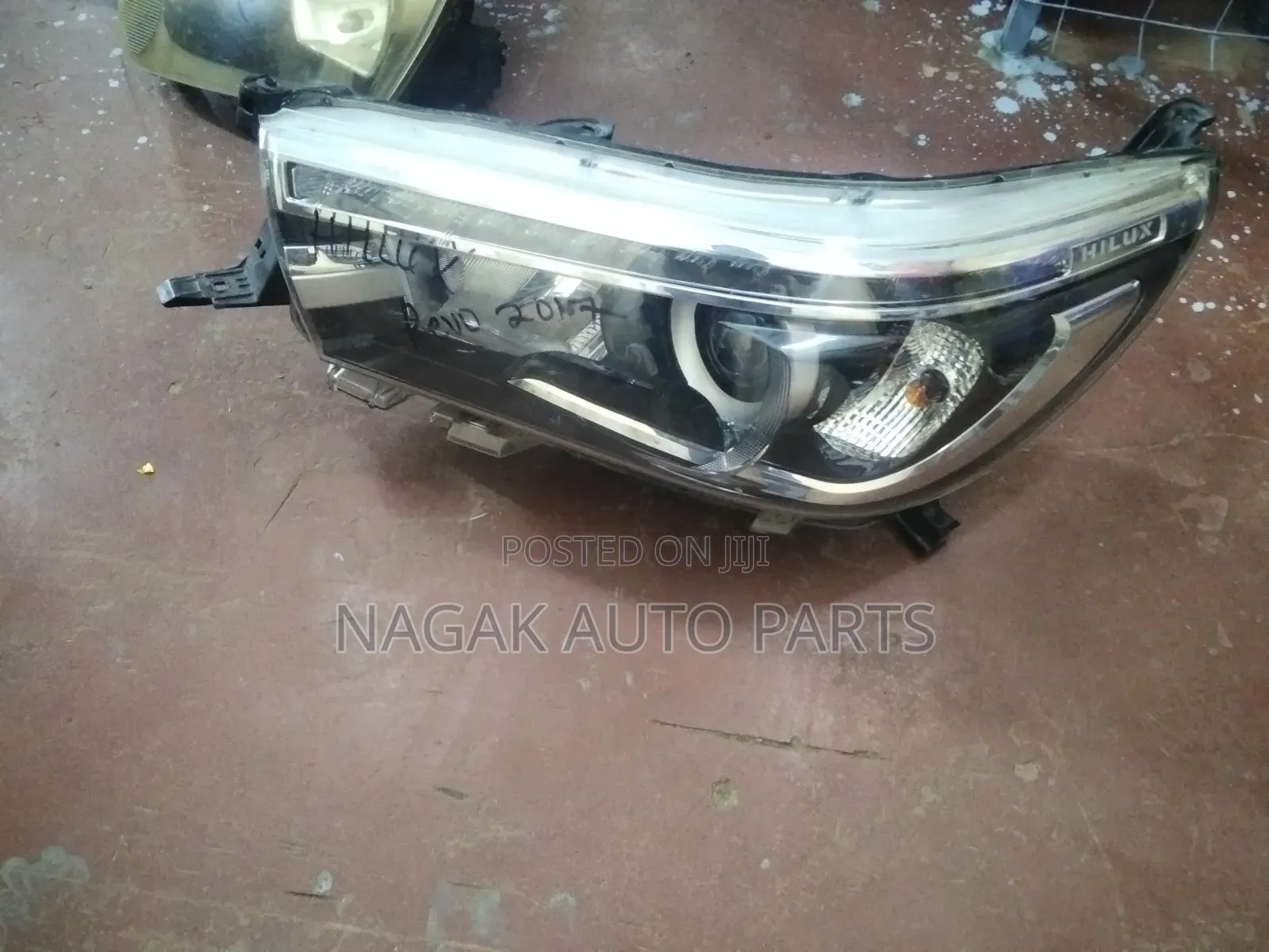 Hilux Revo 2015 Headlight