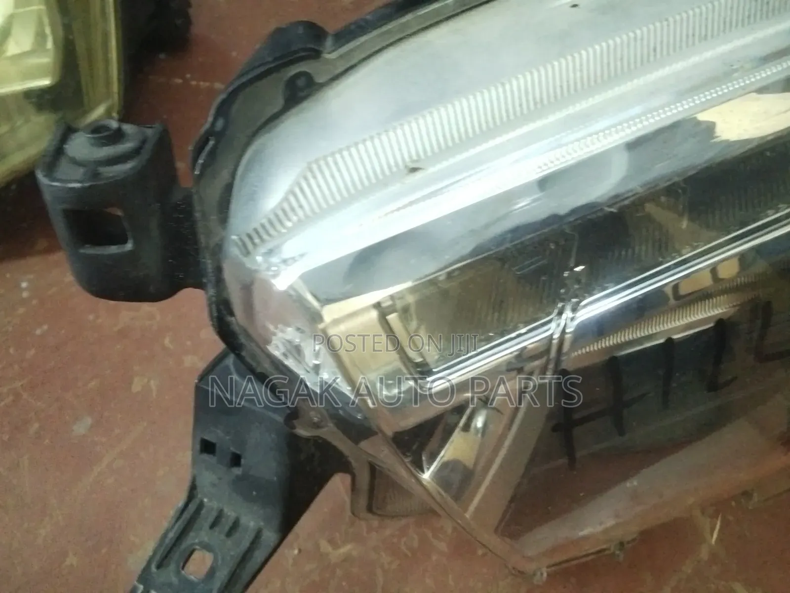 Hilux Revo 2015 Headlight