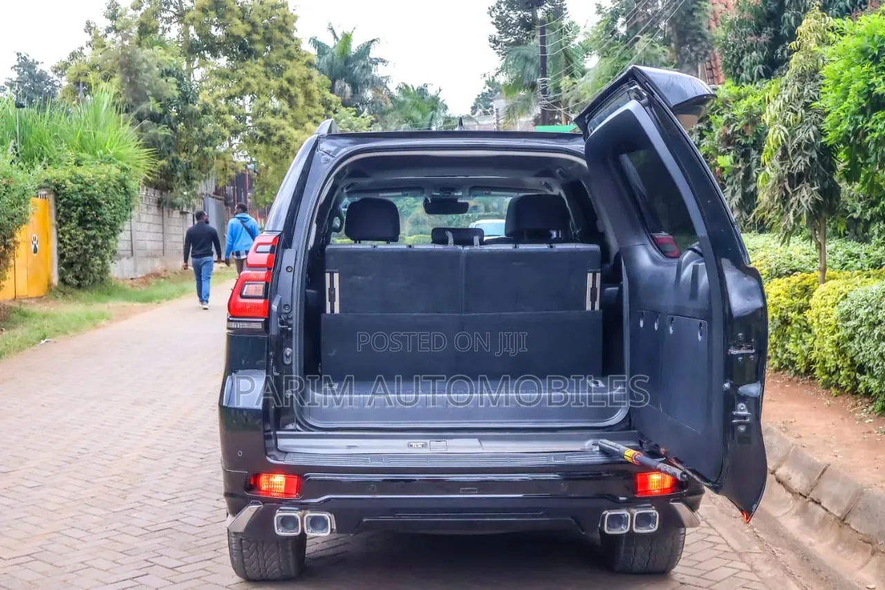 Toyota Land Cruiser Prado 2018 Black