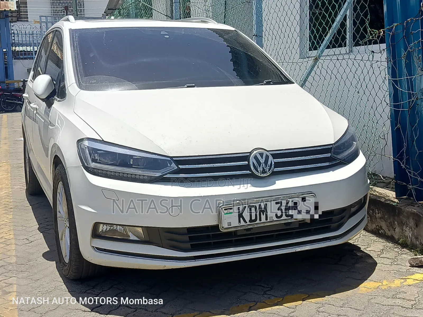 Volkswagen Touran 2016 White