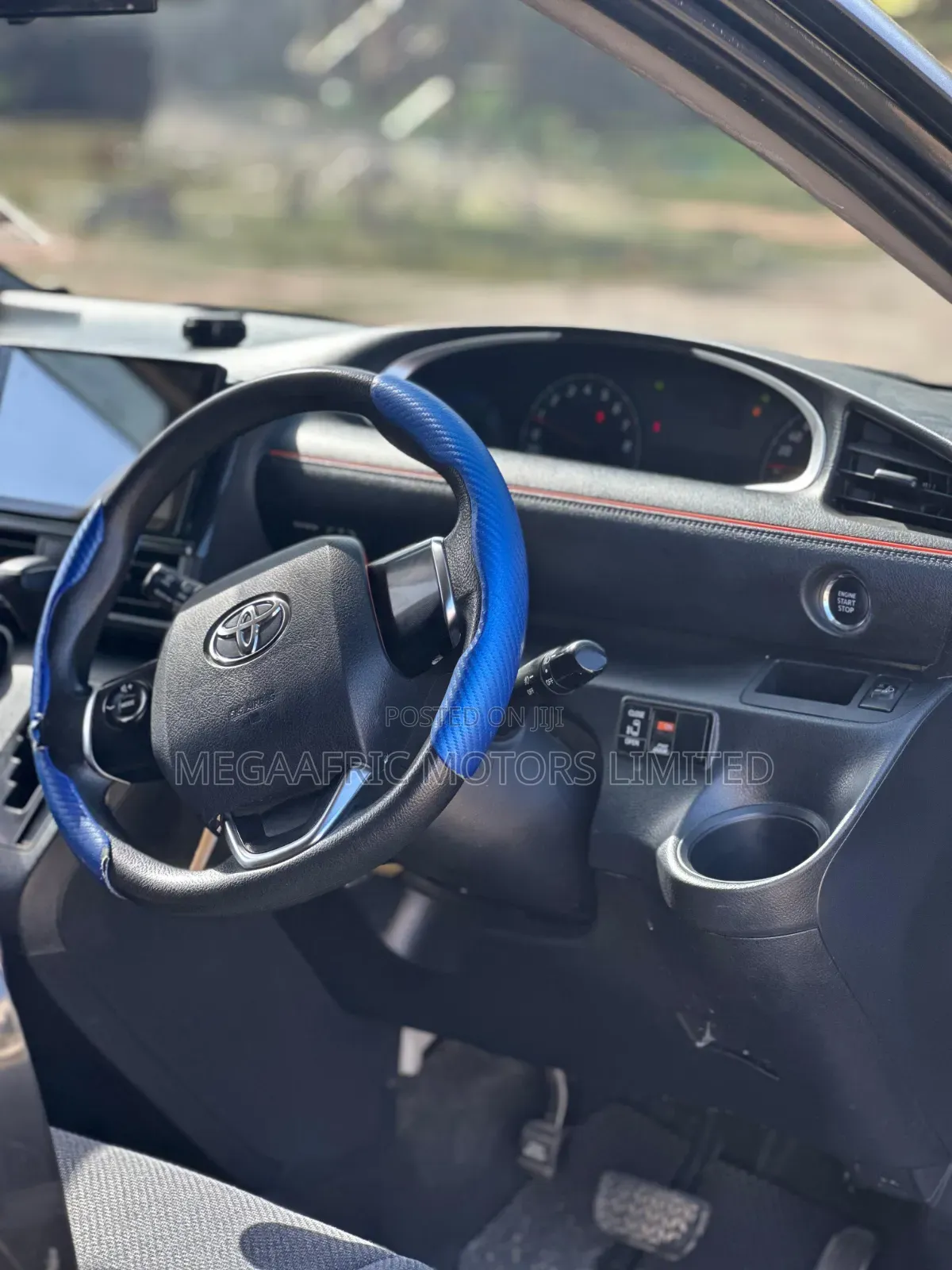 Toyota Sienta 1.5 AWD (6-seater) 2017 Black