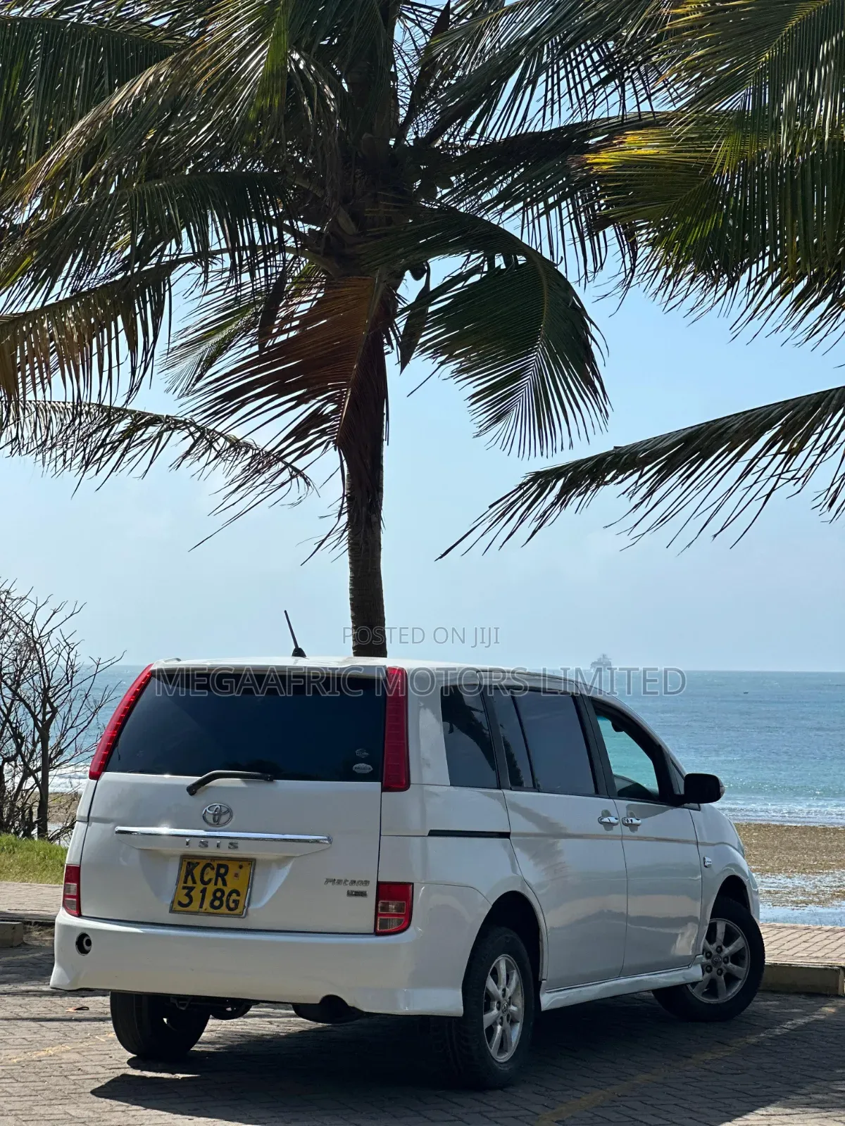 Toyota ISIS 1.8 G 2WD 2011 White