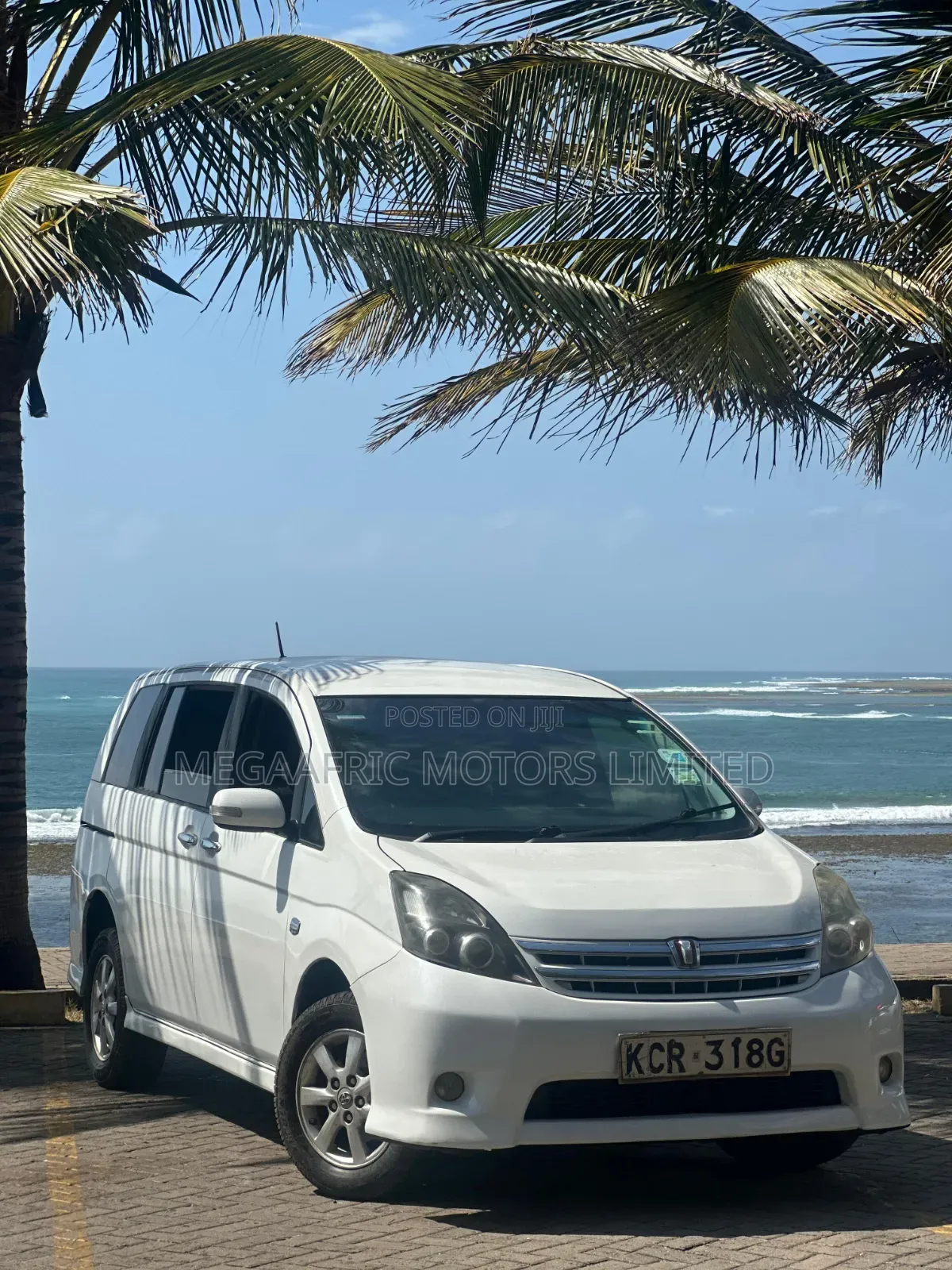 Toyota ISIS 1.8 G 2WD 2011 White