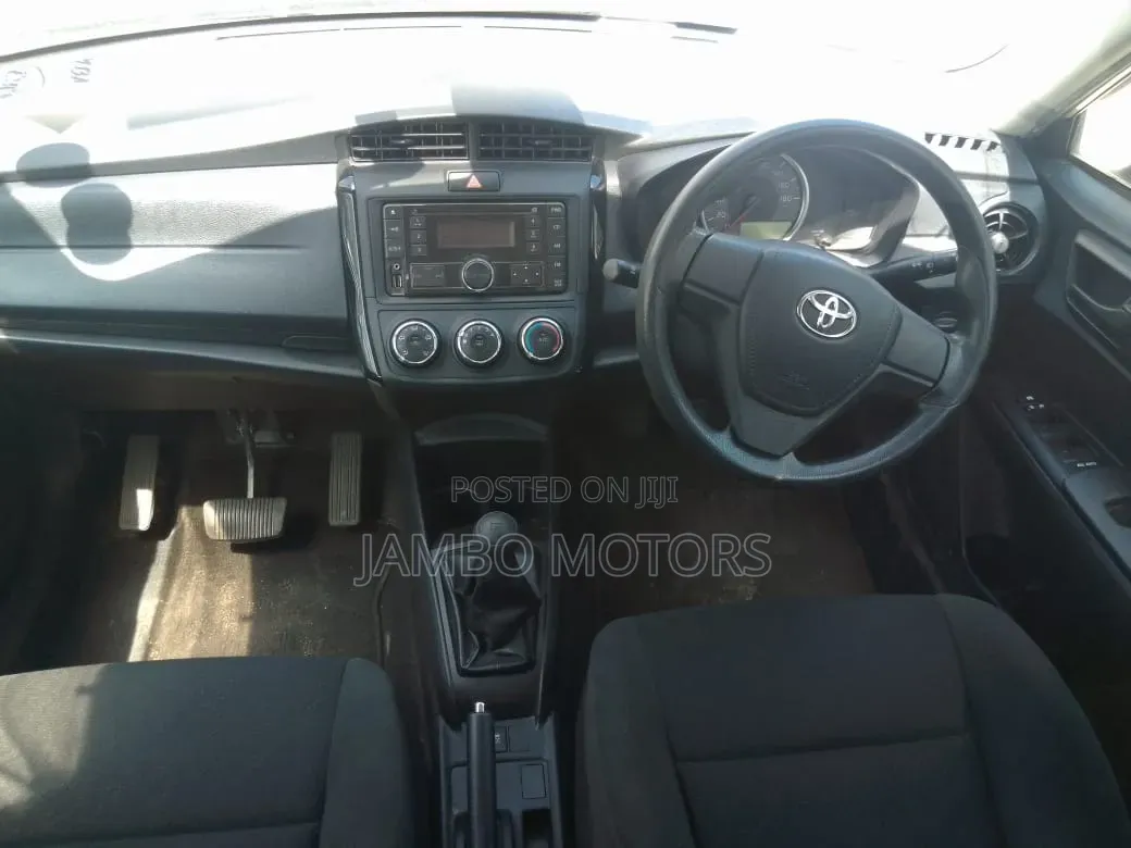 Toyota Vitz 1.0 FWD 5dr 2020 Red