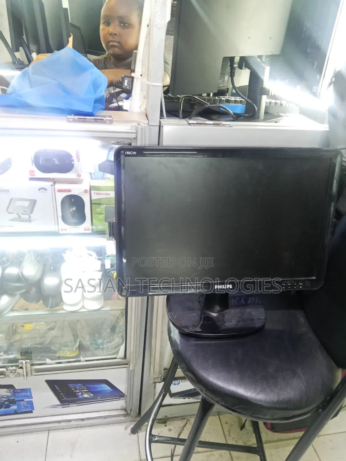 Philips 19 Inches Stretched Monitor Refurbished