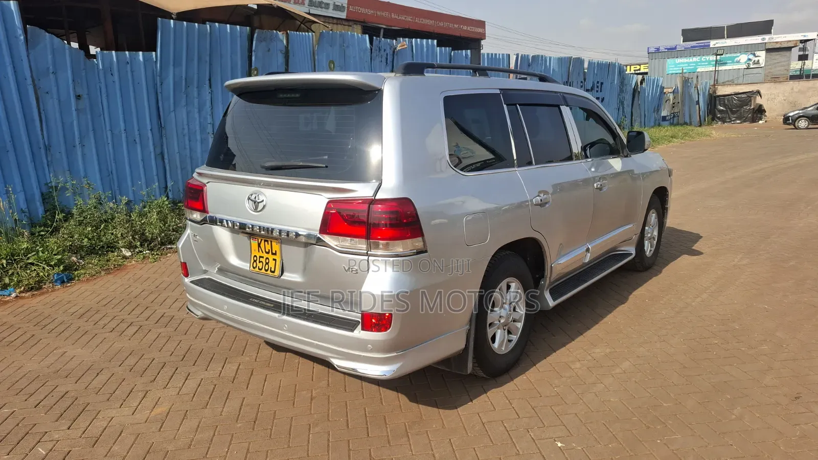 Toyota Land Cruiser 4.6 V8 ZX 2010 Silver