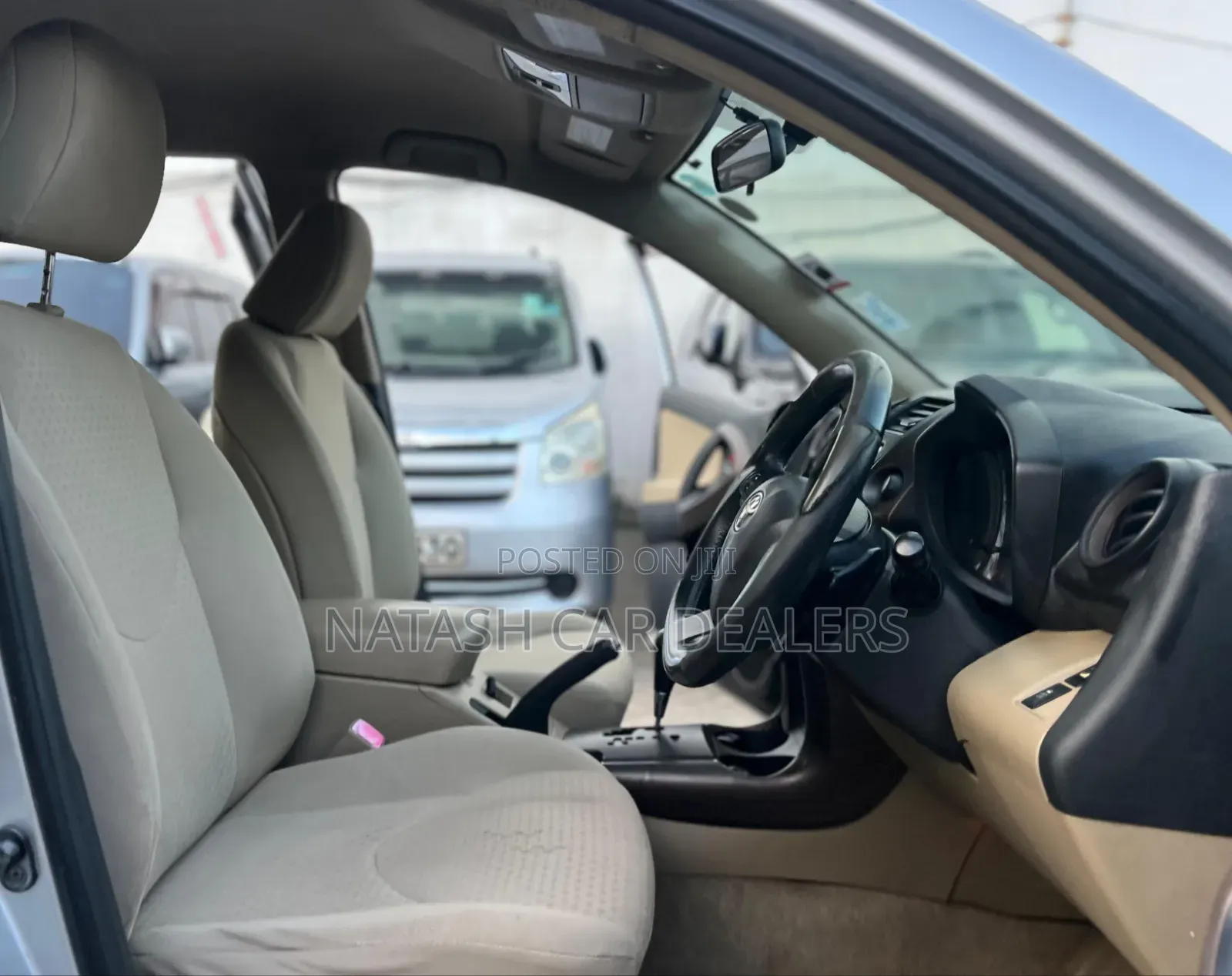 Toyota Vanguard 2011 Silver
