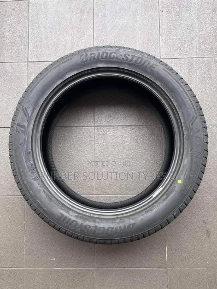 225 /55 R19 Bridgestone Tyres 99w Alenza 001