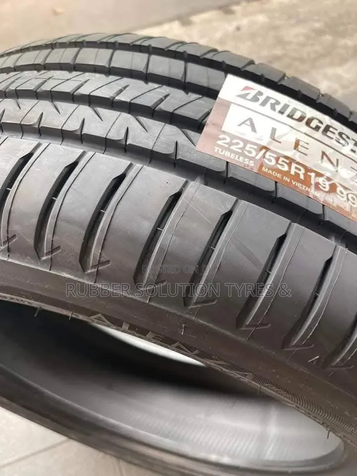 225 /55 R19 Bridgestone Tyres 99w Alenza 001