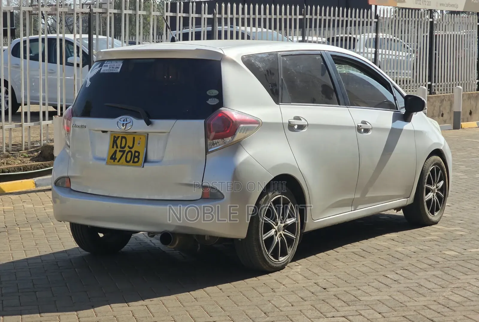Toyota Ractis 2015 Silver