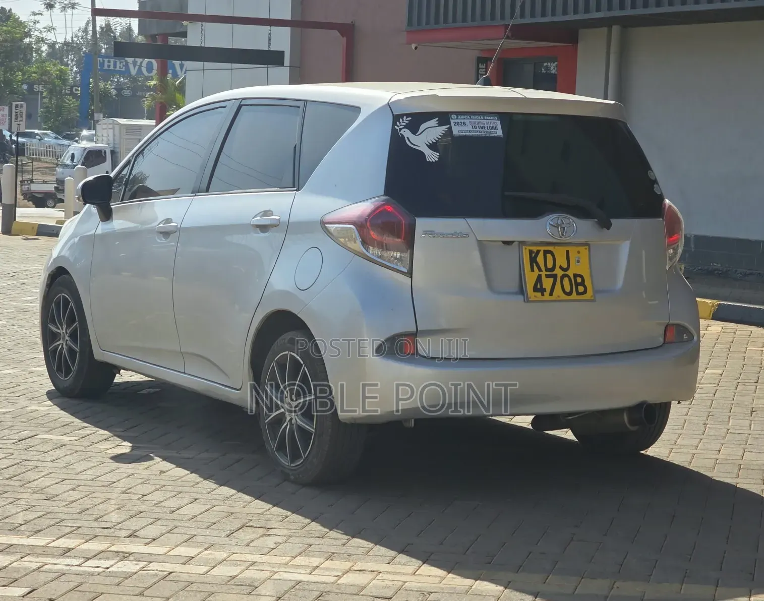 Toyota Ractis 2015 Silver