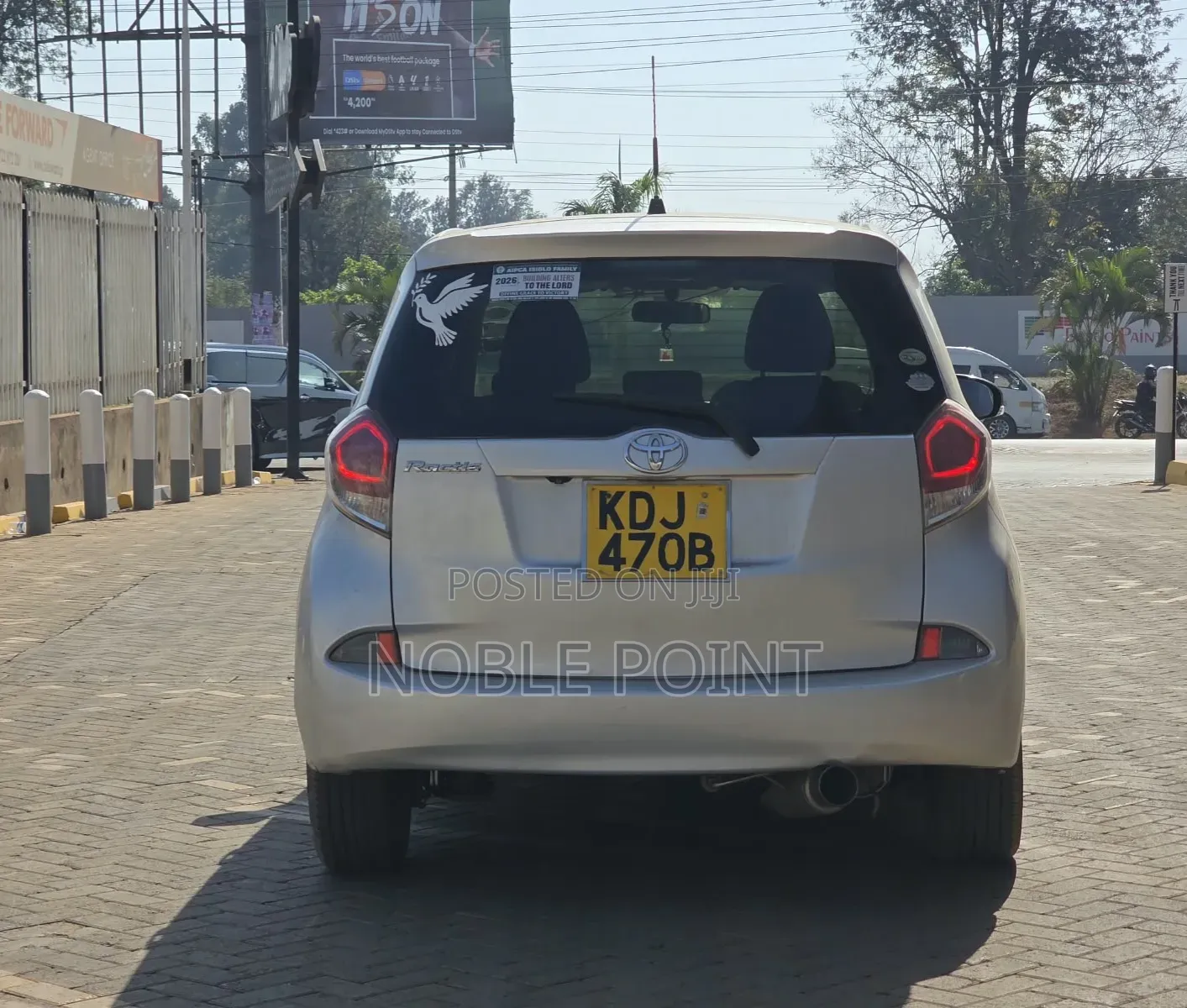 Toyota Ractis 2015 Silver
