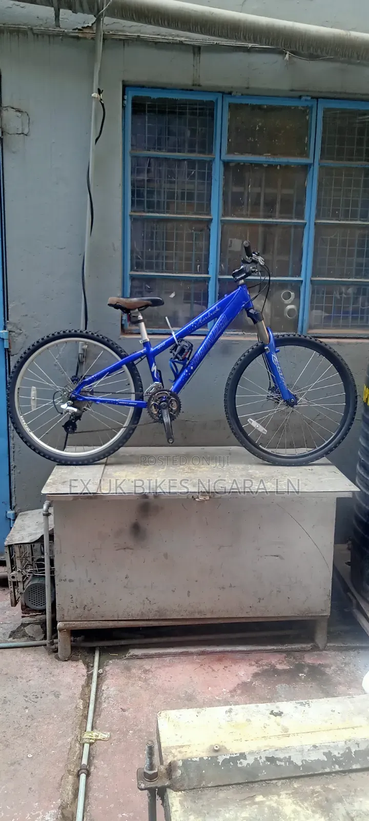 Ex Uk Size 26 Aluminum Specialized Bicycle
