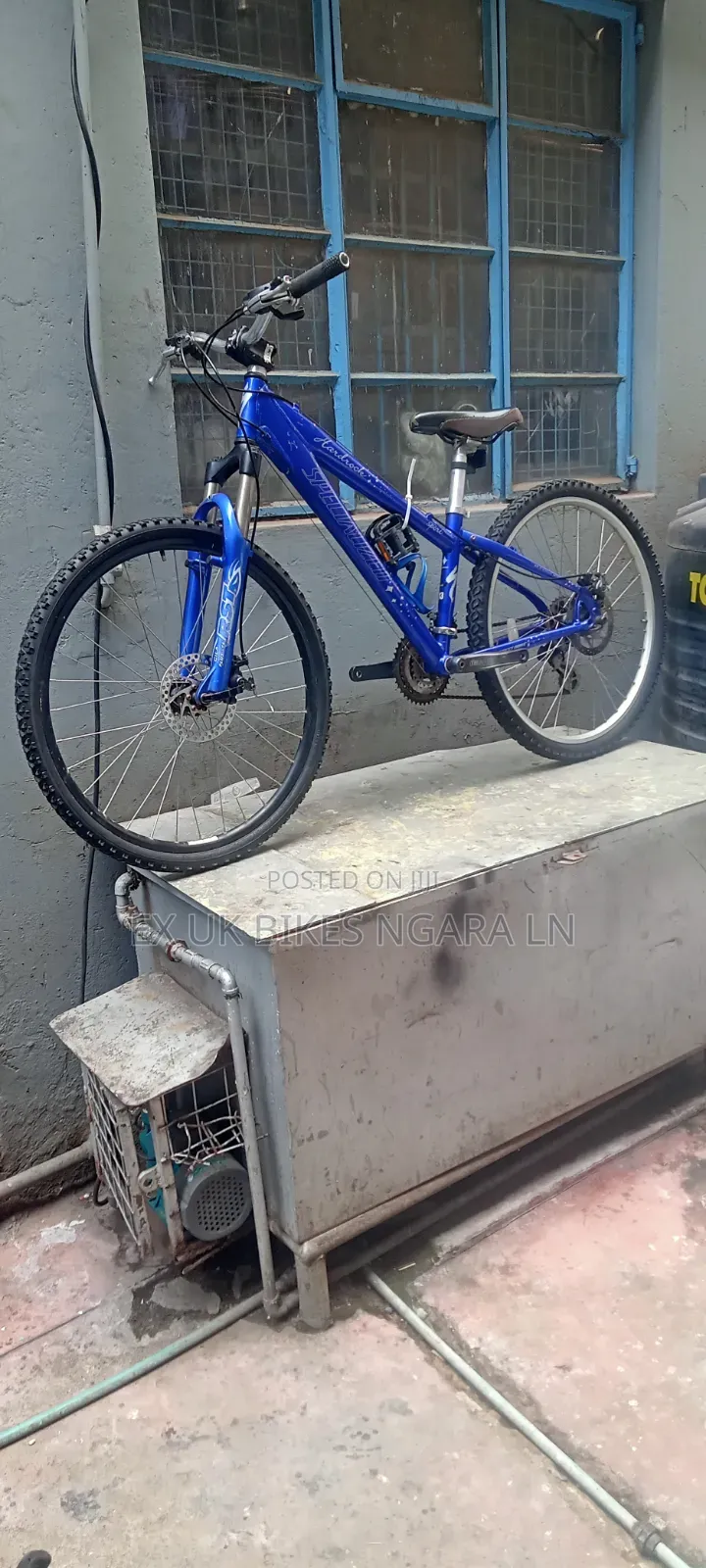 Ex Uk Size 26 Aluminum Specialized Bicycle