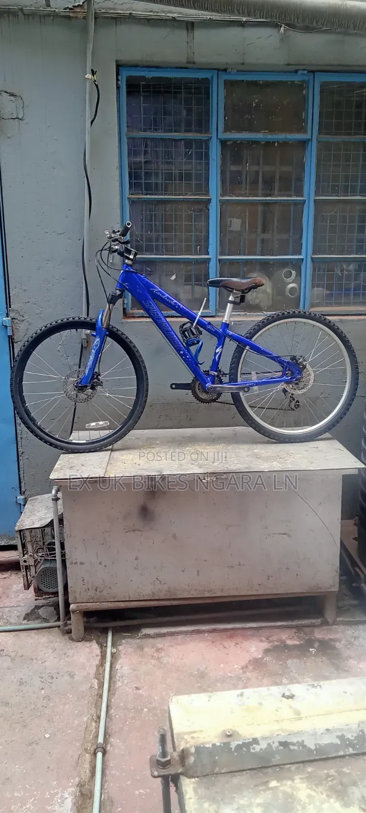 Ex Uk Size 26 Aluminum Specialized Bicycle
