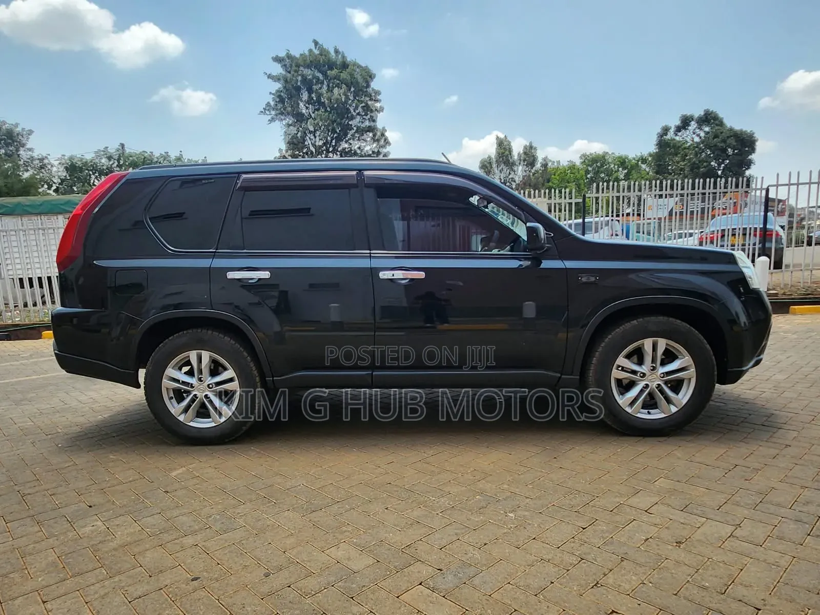 Nissan X-Trail 2.0 Petrol XE 2010 Black