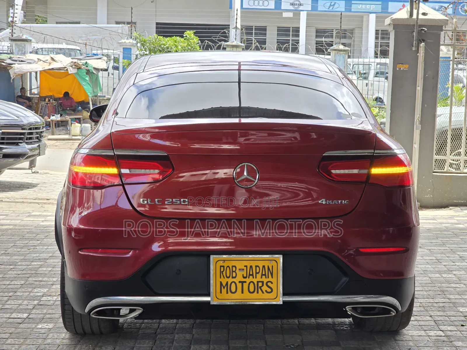 Mercedes-Benz GLC-Class GLC250 Sport Utility 4-Door (2.0L, 4cyl Turbo)
