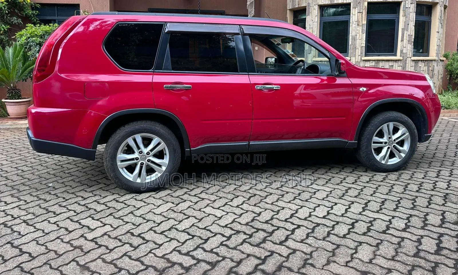 Nissan X-Trail 2012 Red