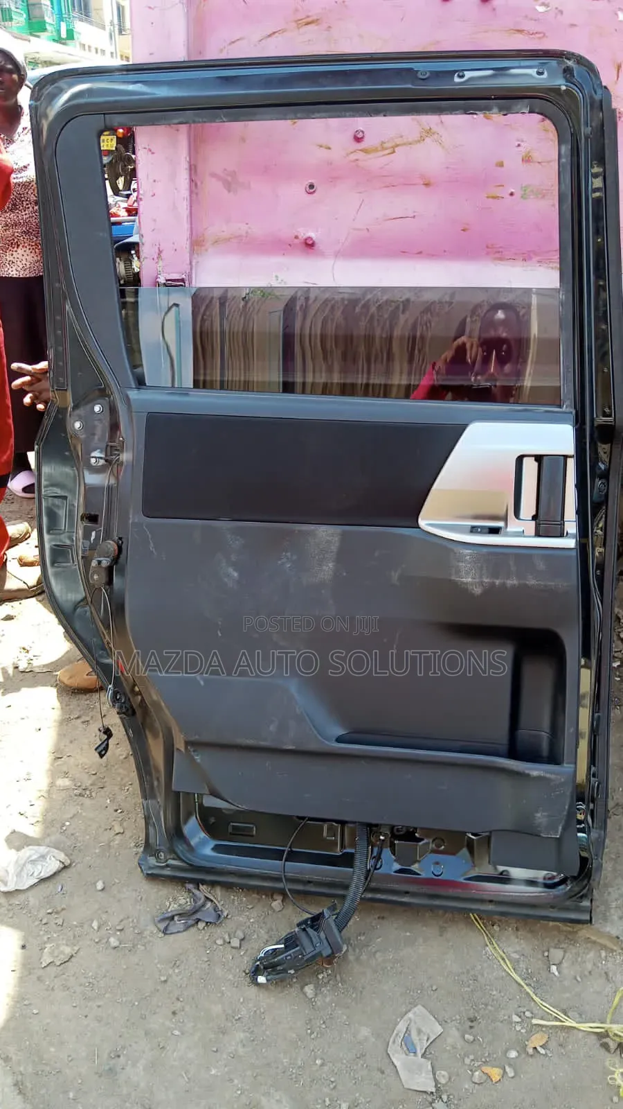 Noah / Voxy ZRR70/ ZRR75 Rear Door