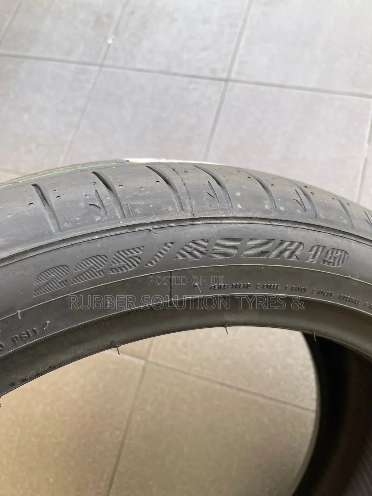225 /45 R19 TOYO TIRES 96Y Made in Japan