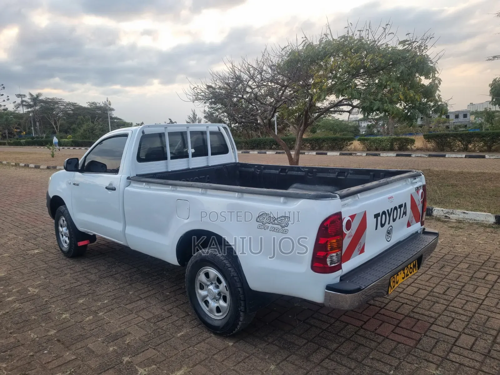 Toyota Hilux 2008 White