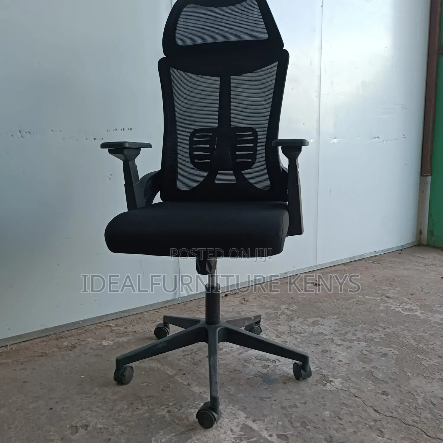 Black Mesh Headrest Office Chair