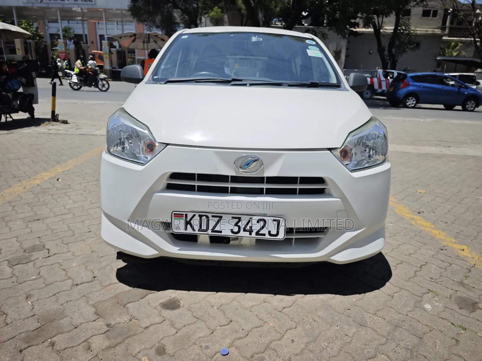 Daihatsu Mira 2019 White
