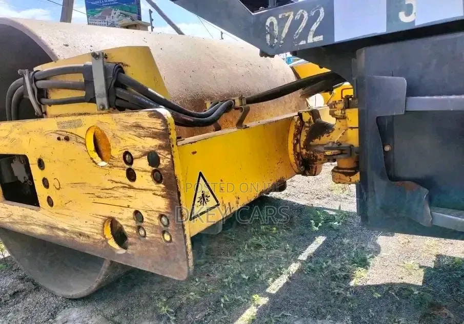 Bomag Bw 213 D-40 Vibratory Roller