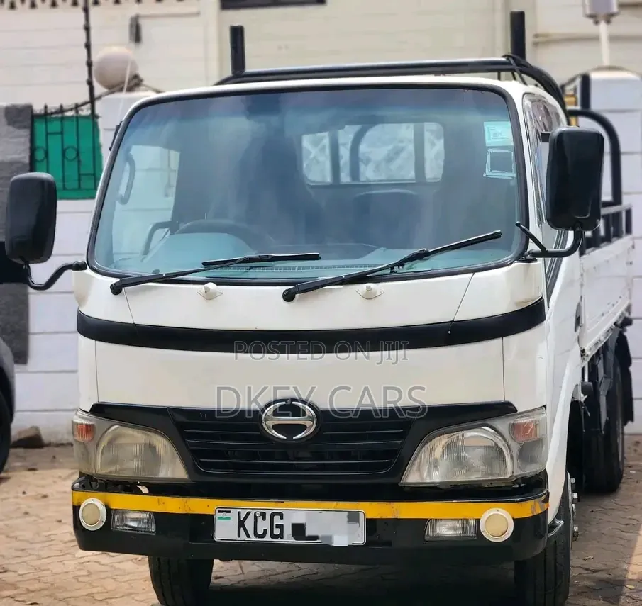 Toyota Dyna Manual 2009 White