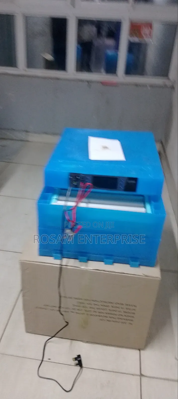 Incubator 128Egg Capacity