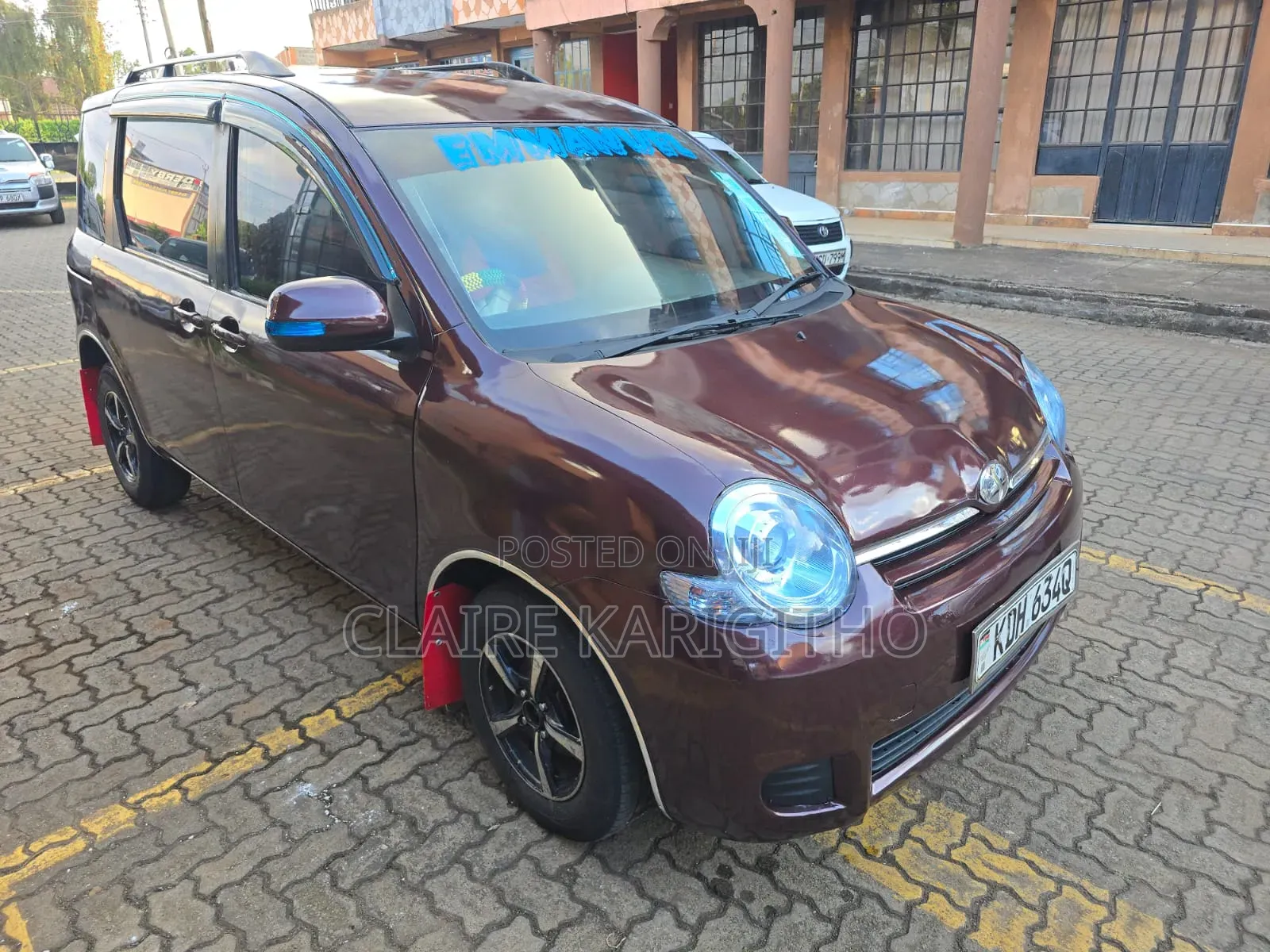 Toyota Sienta 2014 Maroon