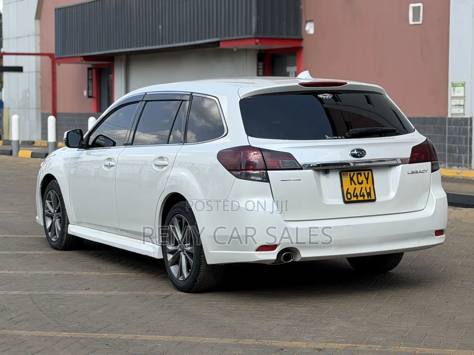 Subaru Legacy 2013 White